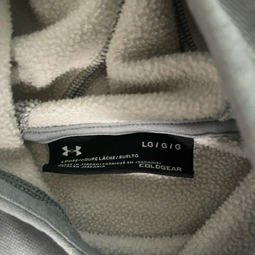 Under Armour Hoodie - Picture 3 of 4